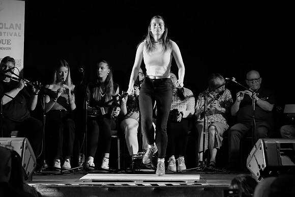 0042 O'Carolan Harp Festival 5thAugust Door Dancing