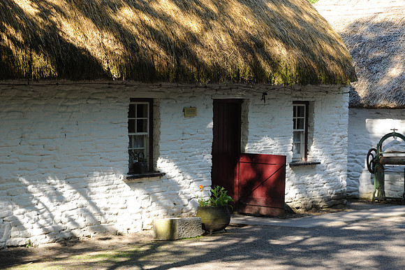 085 Irish Cottage Life