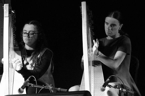 0035 Harps Together