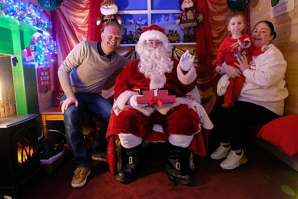 3 Agrina Santa 6th Dec