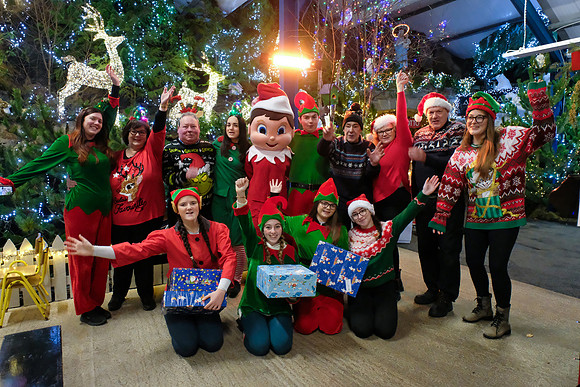 32 Agrina Santa 6th Dec