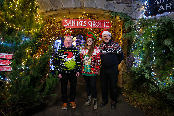 40 Agrina Santa 6th Dec