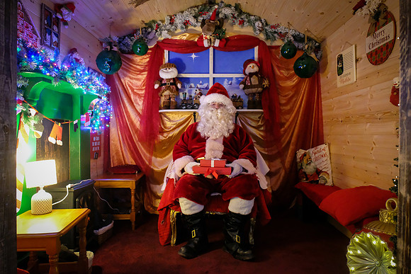 72 Agrina Santa 6th Dec