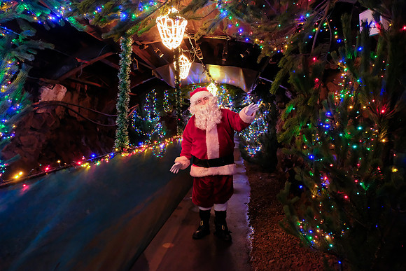 77 Agrina Santa 6th Dec