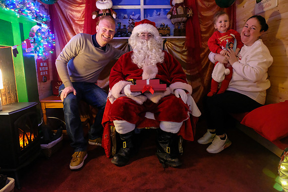 121 Agrina Santa 6th Dec