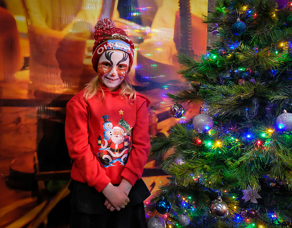 157 Agrina Santa 6th Dec