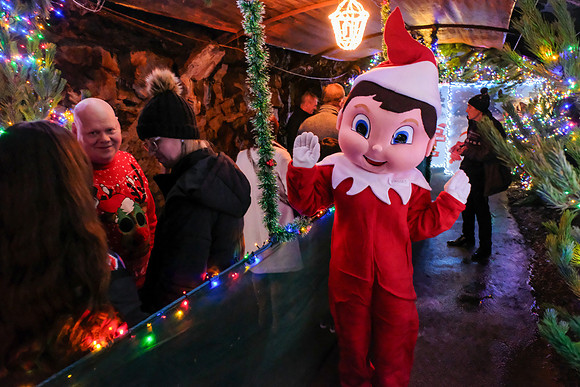 176 Agrina Santa 6th Dec