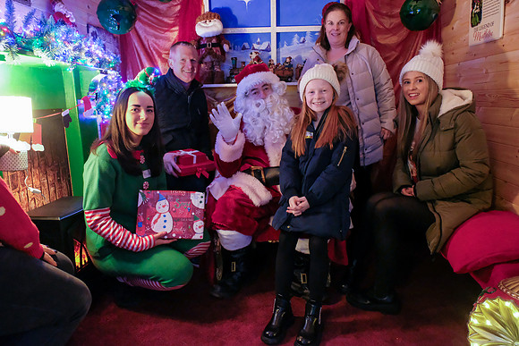 180 Agrina Santa 6th Dec
