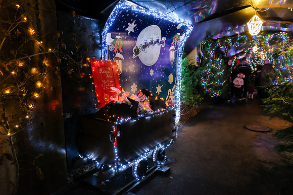 221 Agrina Santa 6th Dec