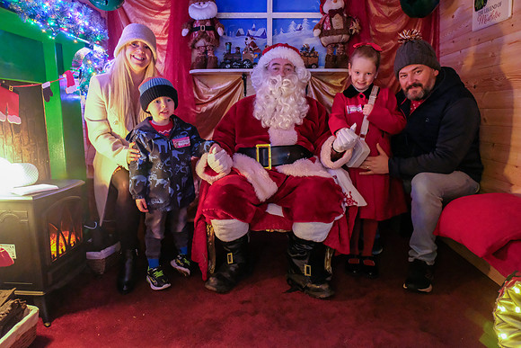 224 Agrina Santa 6th Dec