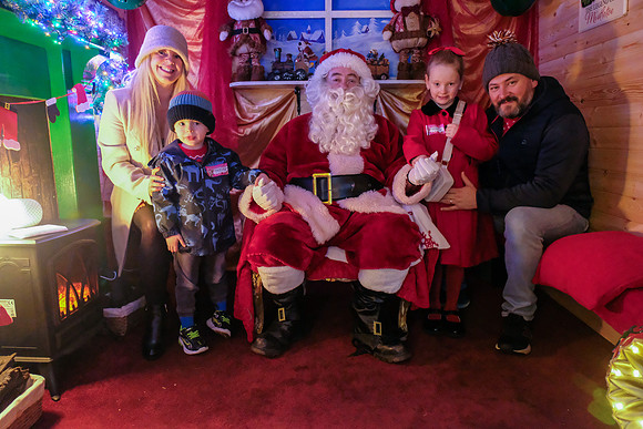 225 Agrina Santa 6th Dec