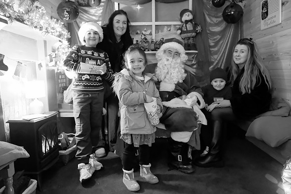 233 Agrina Santa 6th Dec