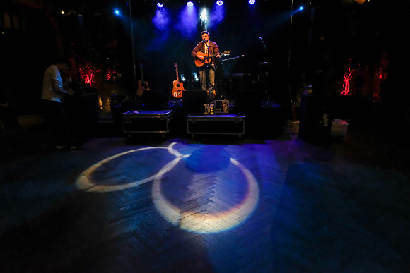 16 Monday at the Barn 11th Dec.