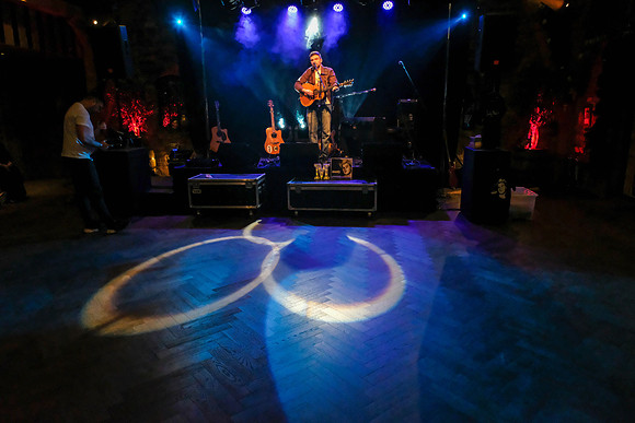 17 Monday at the Barn 11th Dec.