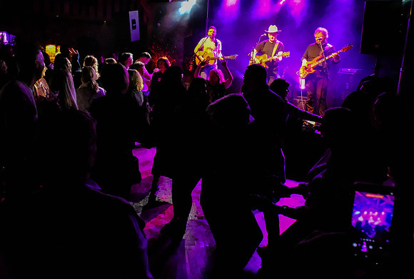 97 Monday at the Barn 11th Dec.