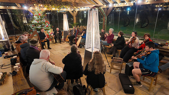 18 Carolan Collective at the Cedero 12th Dec