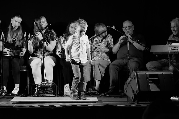 0152 O'Carolan Harp Festival 5thAugust Door Dancing
