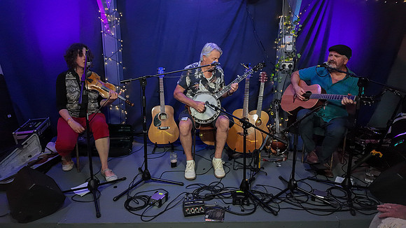 0056 Leitrim Listeners Folk Club 8th August edited
