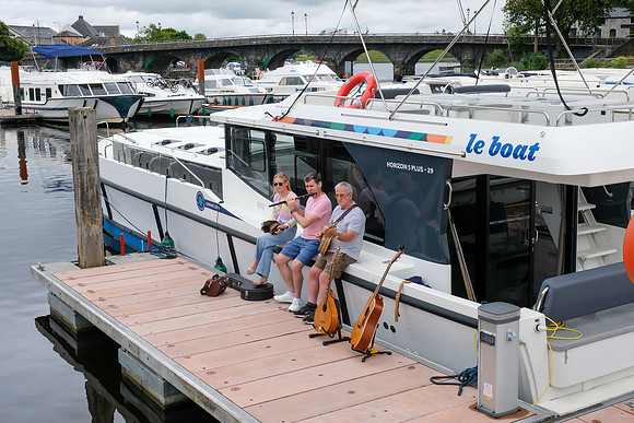 0009 Le Boat Carolan Collective Reel Craic sessions 14th August