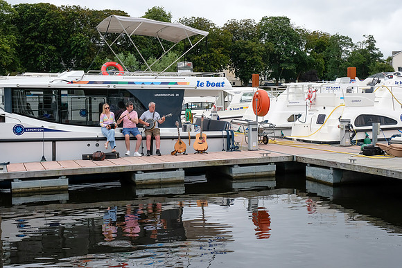 0015 Le Boat Carolan Collective Reel Craic sessions 14th August