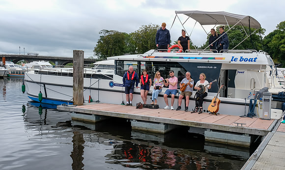 0026 Le Boat Carolan Collective Reel Craic sessions 14th August