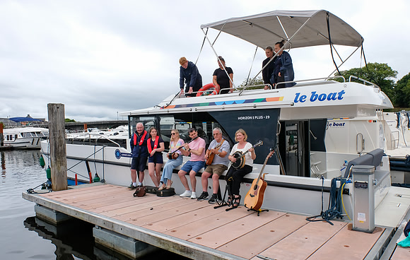 0032 Le Boat Carolan Collective Reel Craic sessions 14th August
