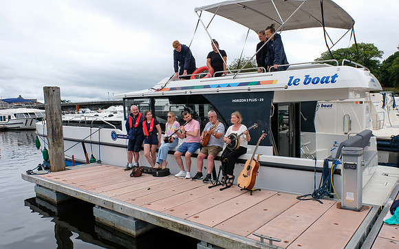 0033 Le Boat Carolan Collective Reel Craic sessions 14th August