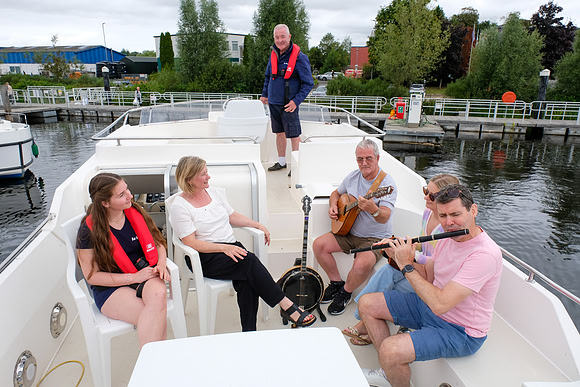 0036 Le Boat Carolan Collective Reel Craic sessions 14th August
