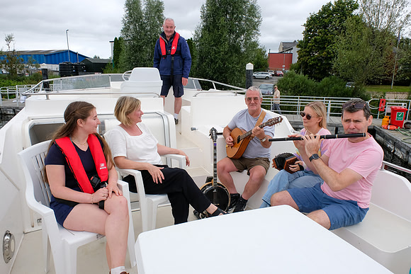 0035 Le Boat Carolan Collective Reel Craic sessions 14th August