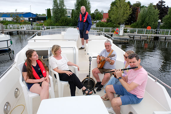 0037 Le Boat Carolan Collective Reel Craic sessions 14th August