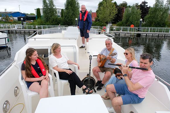 0038 Le Boat Carolan Collective Reel Craic sessions 14th August