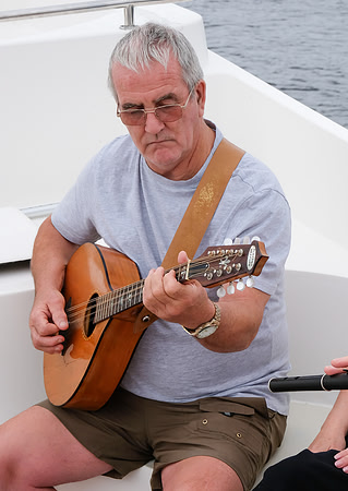 0048 Le Boat Carolan Collective Reel Craic sessions 14th August