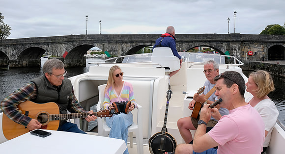 0060 Le Boat Carolan Collective Reel Craic sessions 14th August