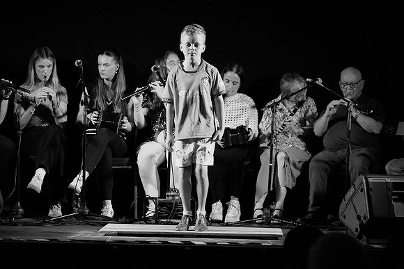 0179 O'Carolan Harp Festival 5thAugust Door Dancing