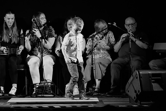 0150 O'Carolan Harp Festival 5thAugust Door Dancing