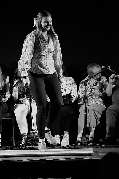 0196 O'Carolan Harp Festival 5thAugust Door Dancing