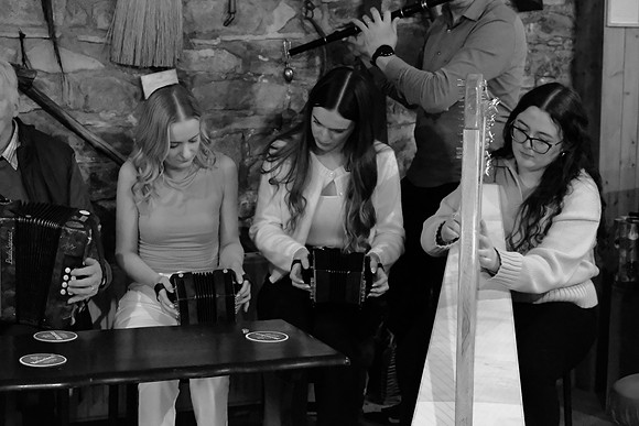 0166 O'Carolan Musicians