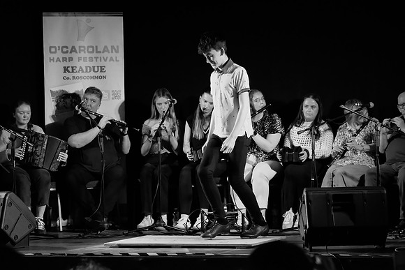 0140 O'Carolan Harp Festival 5thAugust Door Dancing