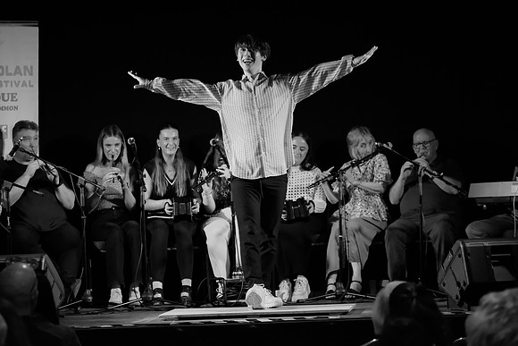 0264 O'Carolan Harp Festival 5thAugust Door Dancing