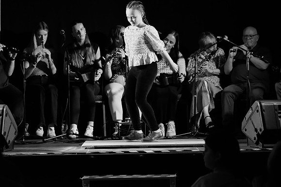 0117 O'Carolan Harp Festival 5thAugust Door Dancing