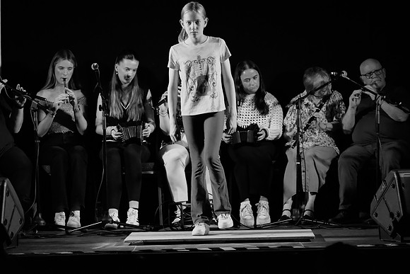 0149 O'Carolan Harp Festival 5thAugust Door Dancing