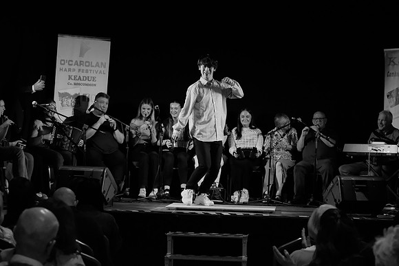 0252 O'Carolan Harp Festival 5thAugust Door Dancing