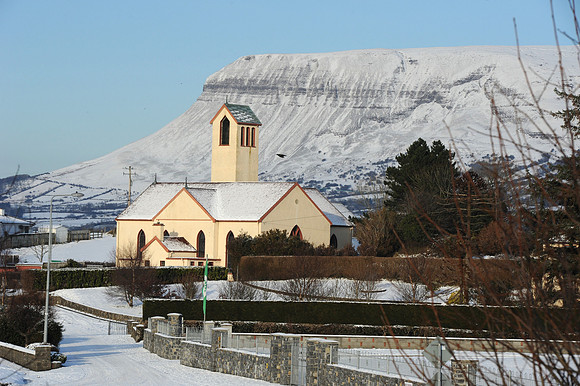 080 Ireland in the snow