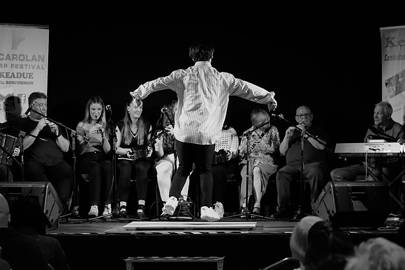 0259 O'Carolan Harp Festival 5thAugust Door Dancing