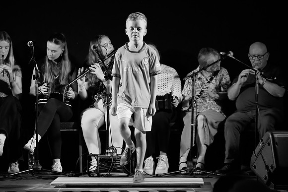 0180 O'Carolan Harp Festival 5thAugust Door Dancing