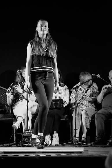 0282 O'Carolan Harp Festival 5thAugust Door Dancing