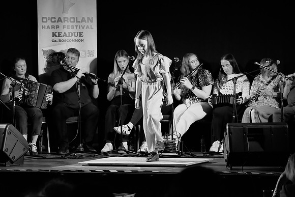 0186 O'Carolan Harp Festival 5thAugust Door Dancing