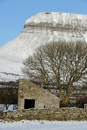 057 Ireland in the snow