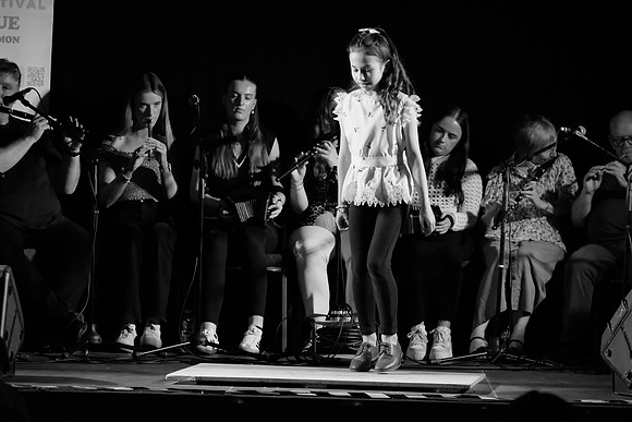 0085 O'Carolan Harp Festival 5thAugust Door Dancing