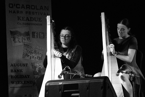 0039 Harps Together